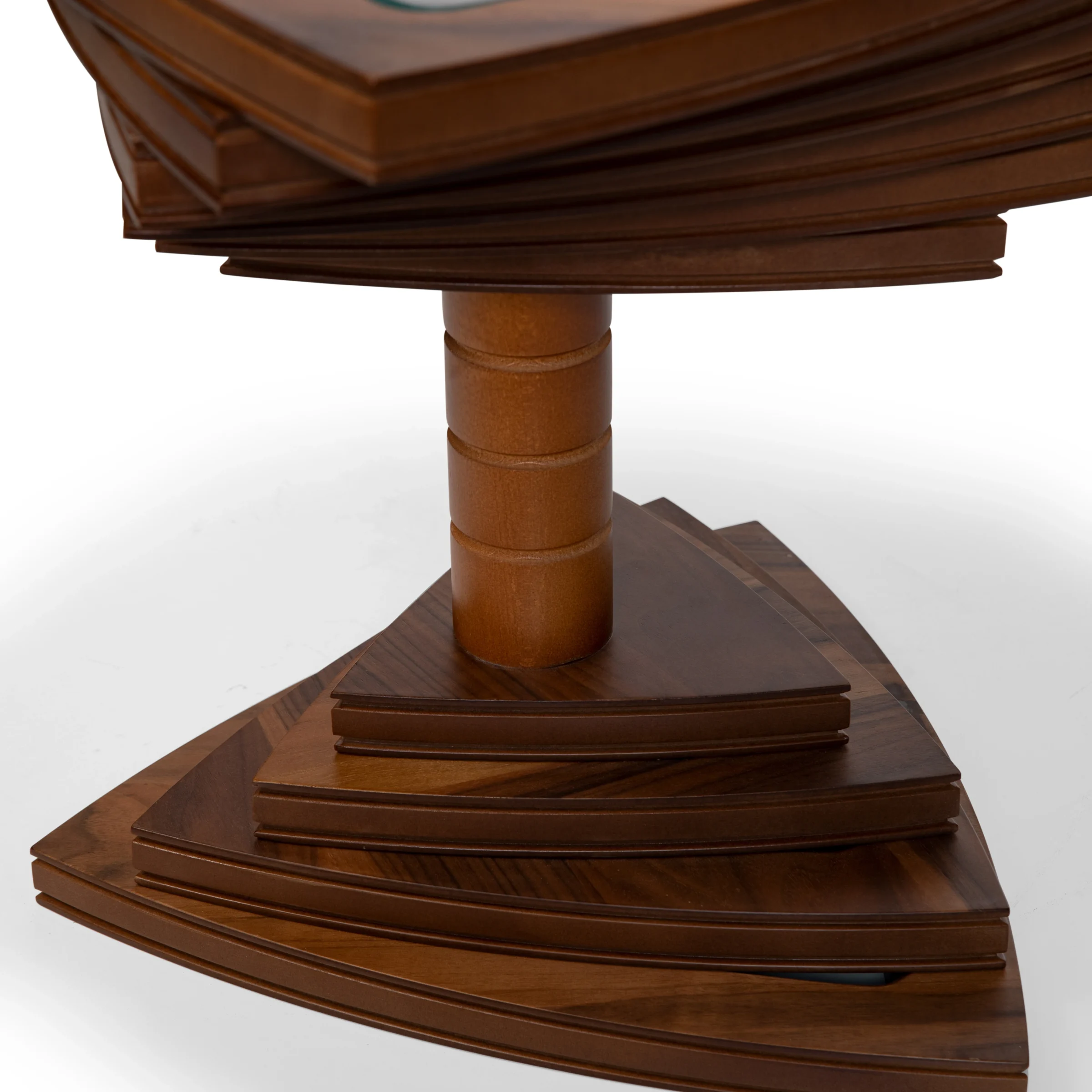 Walnut Холна Маса