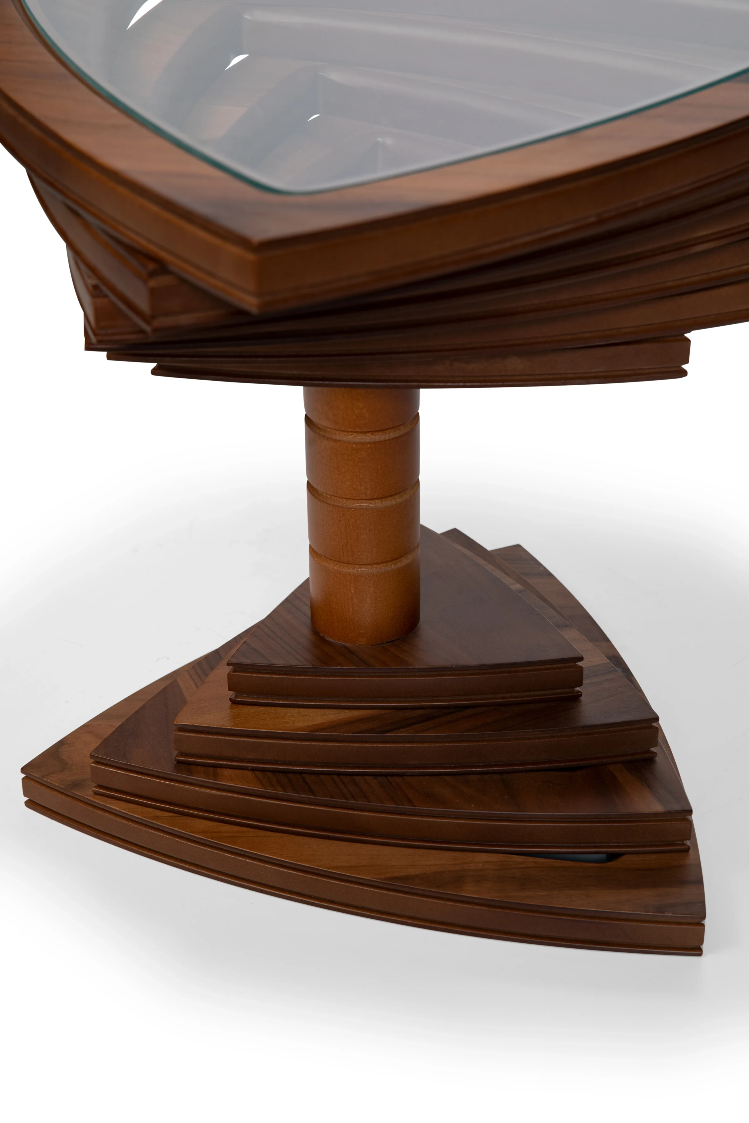 Walnut Холна Маса