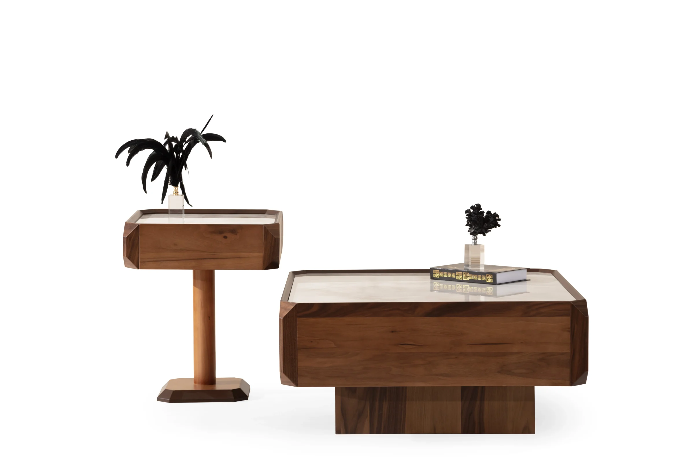 Walnut Холна Маса