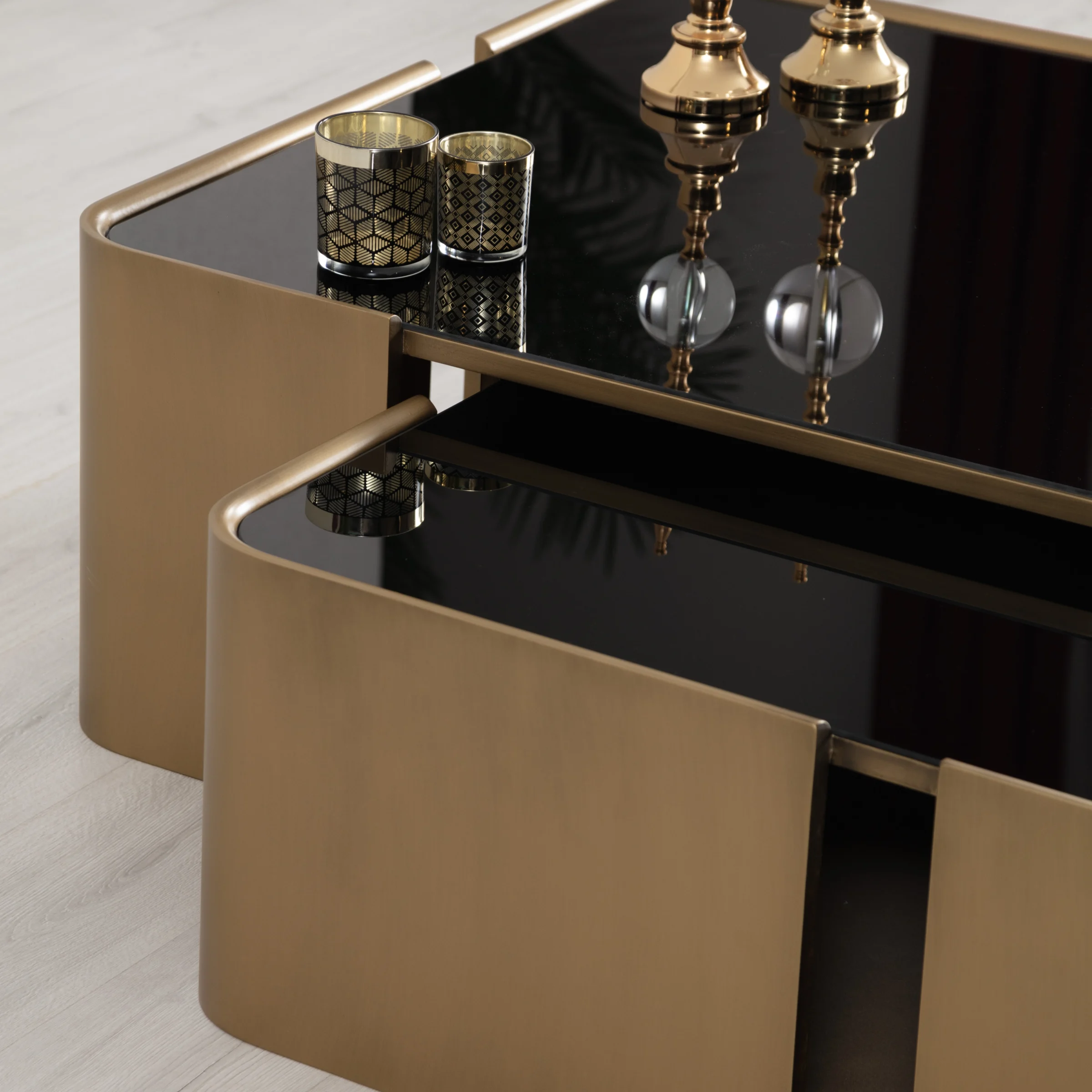 Patina Gold Холна Маса