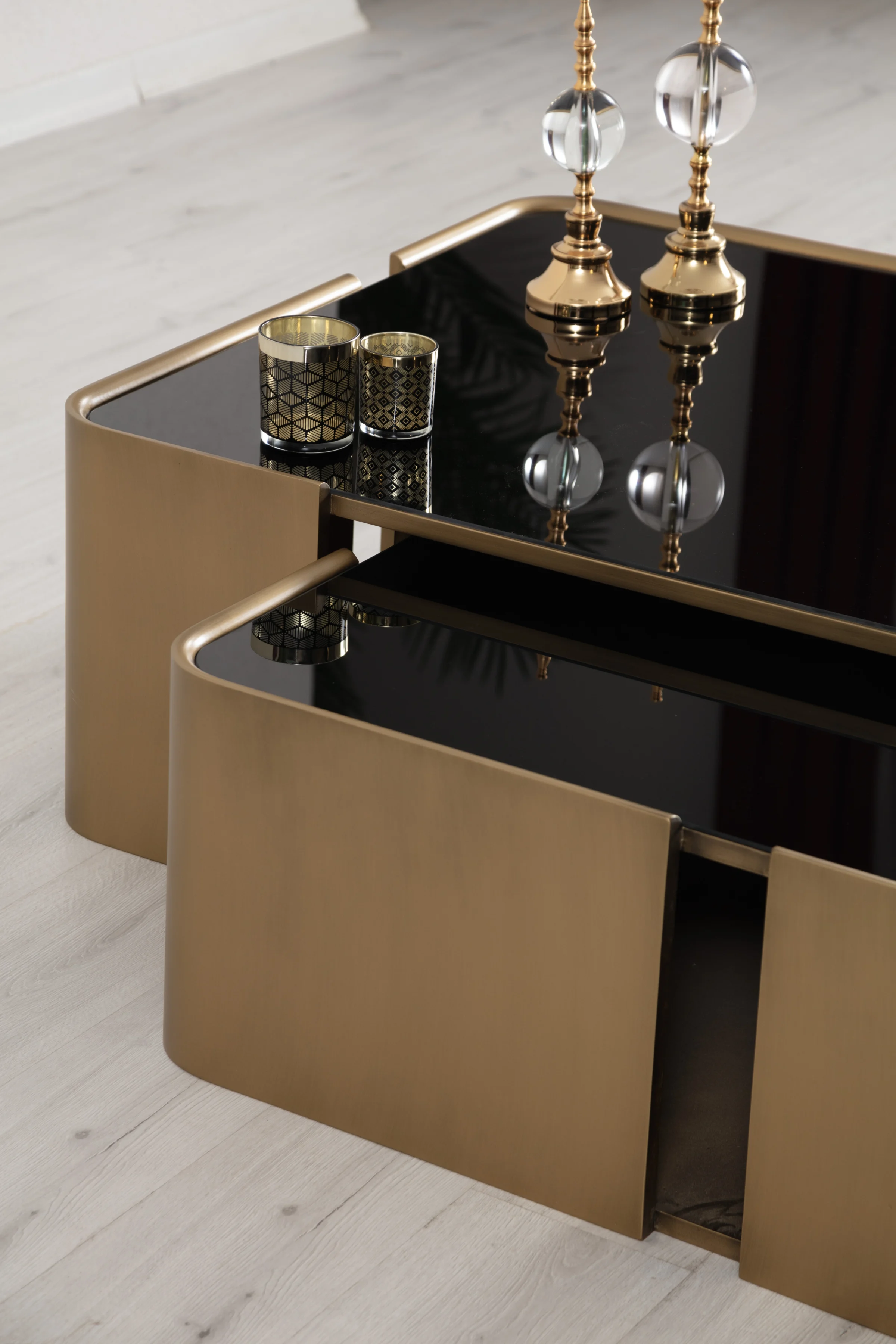 Patina Gold Холна Маса