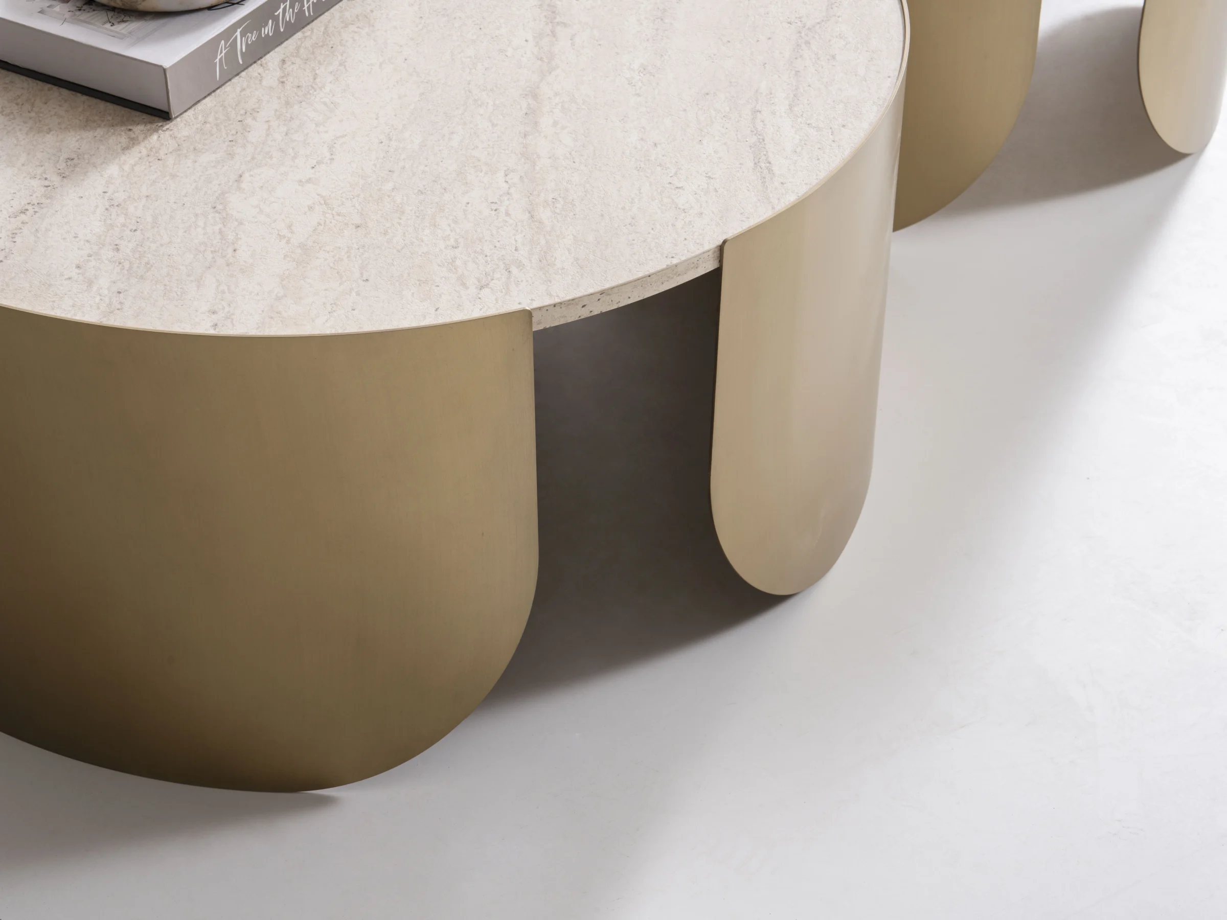 Traventine Холна Маса