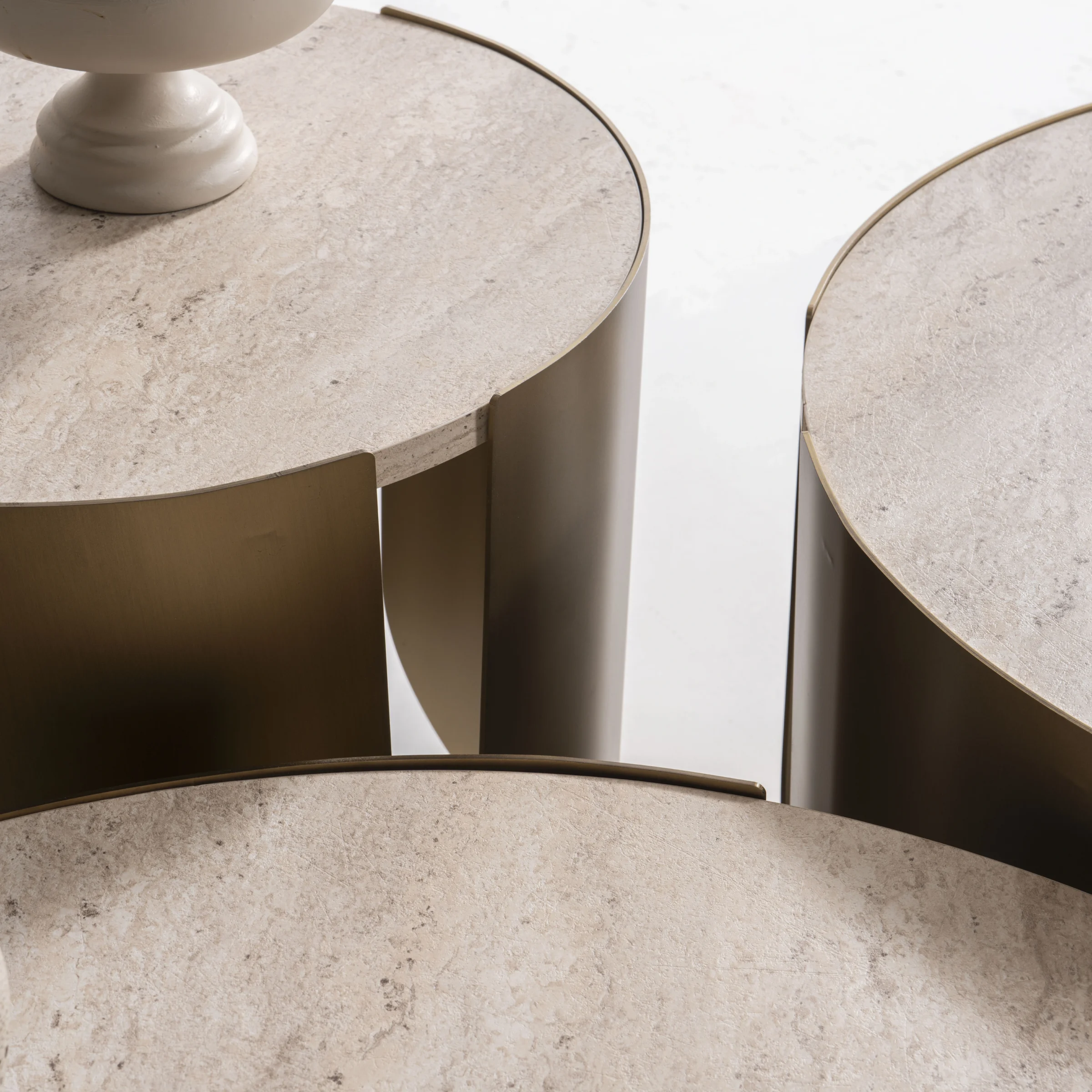 Traventine Холна Маса