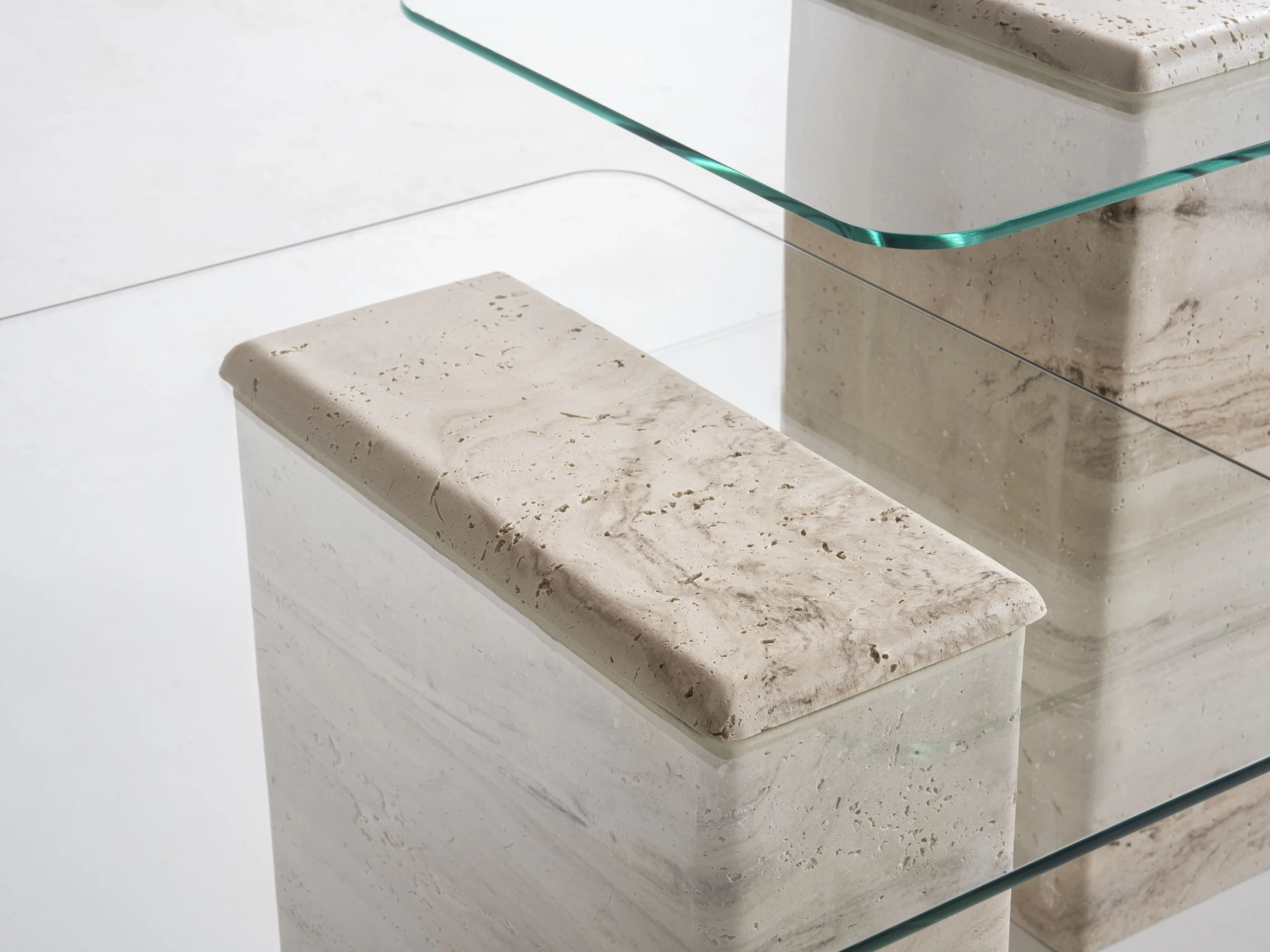 Aurelian Холнa Масa