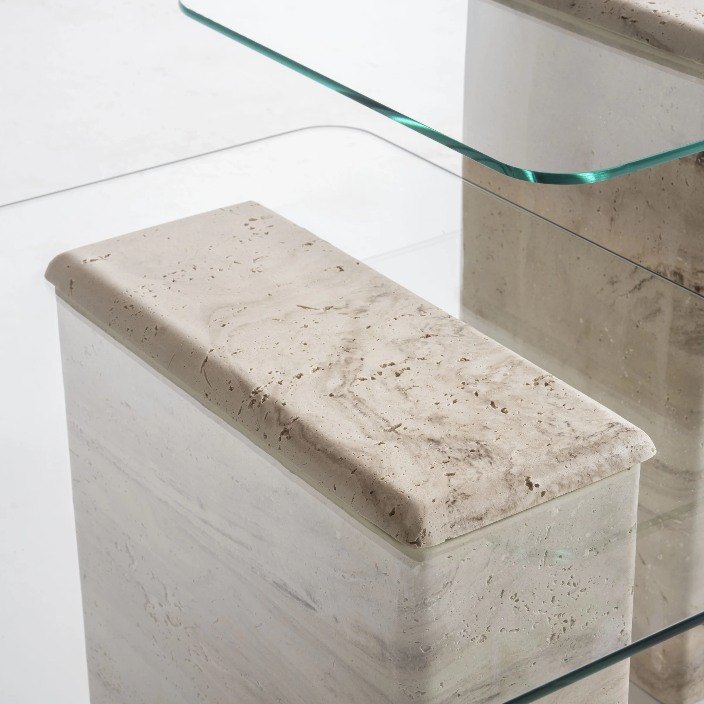 Aurelian Холнa Масa