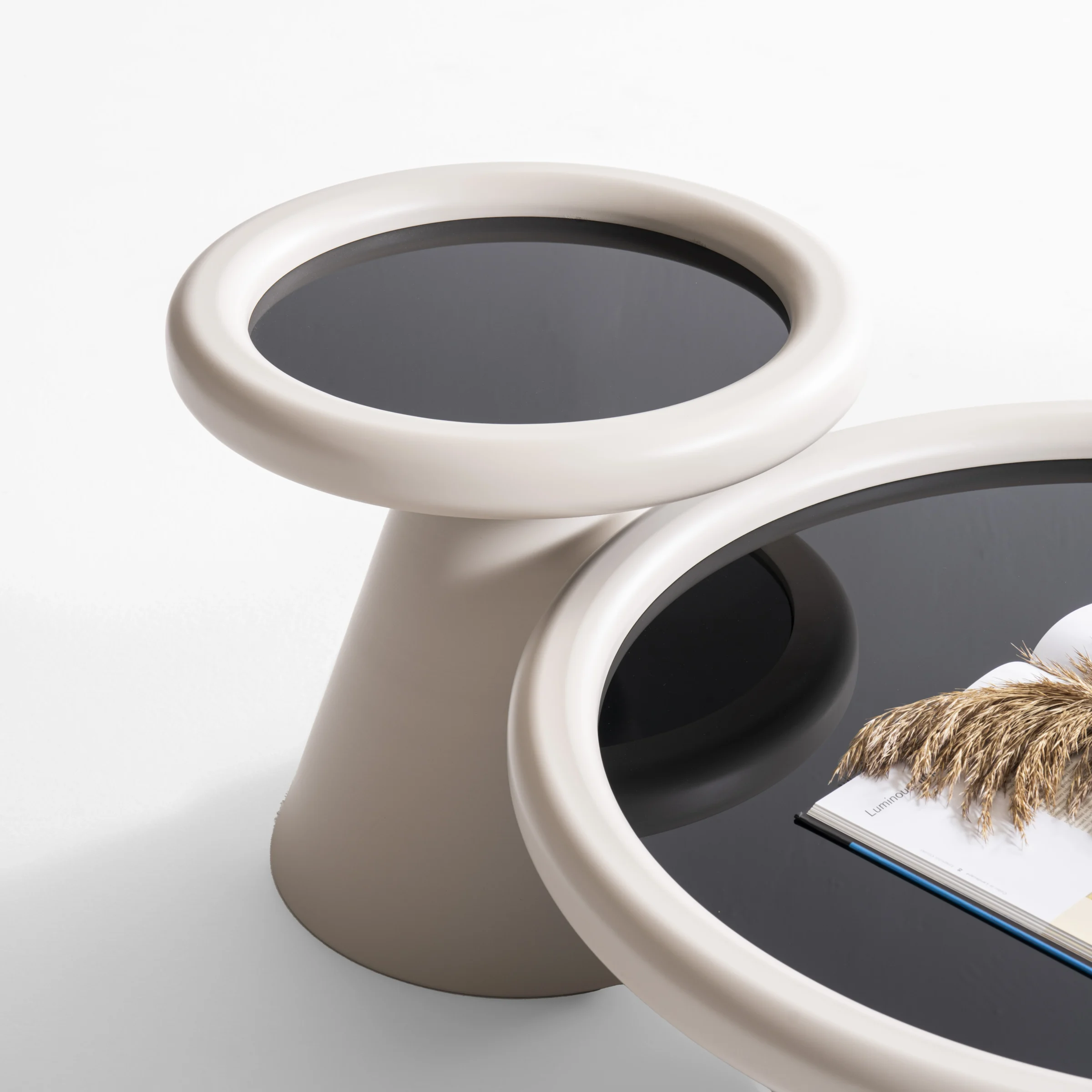 Cream Black Холна Маса