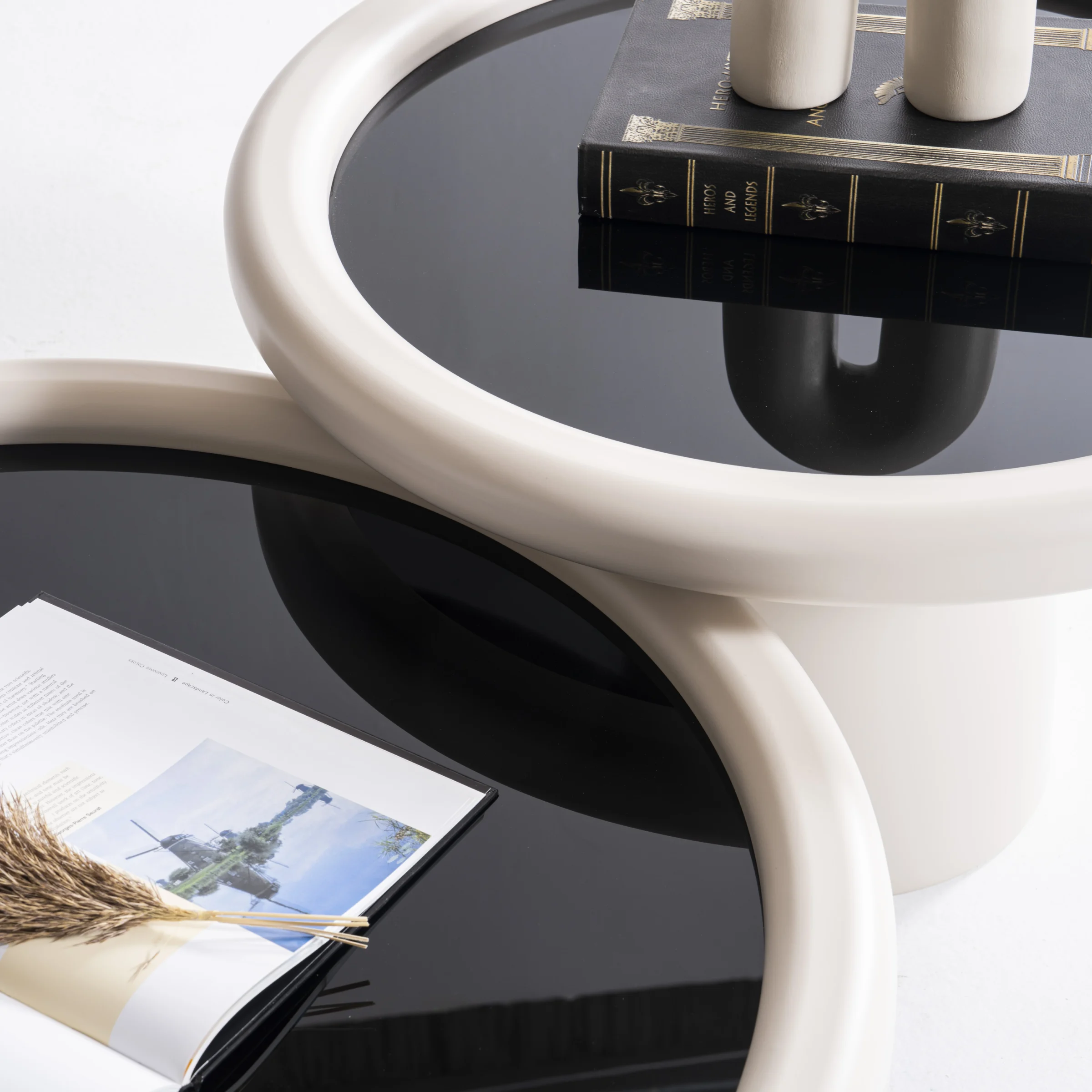 Cream Black Холна Маса