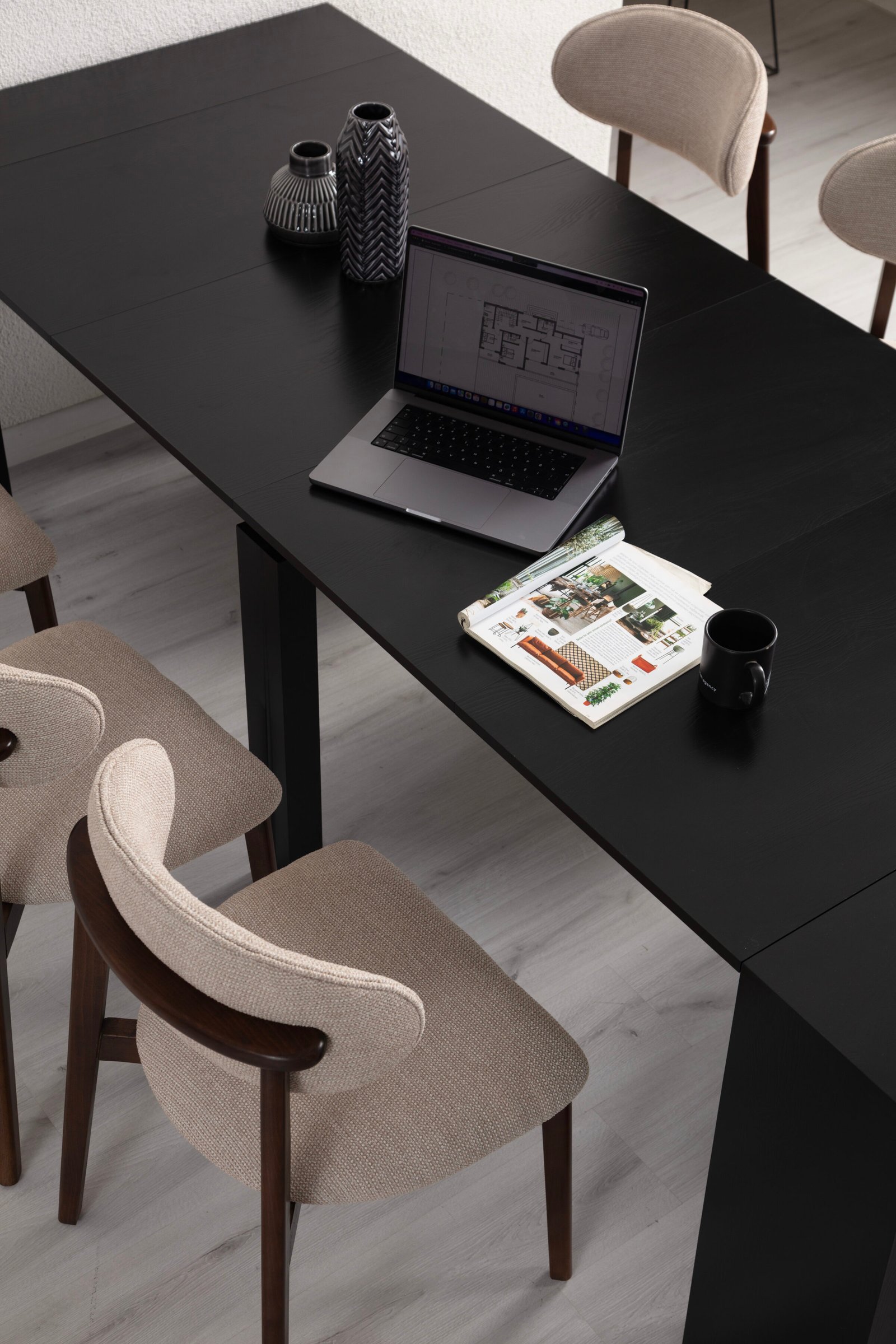 Bingo Dresser Трапезна Маса