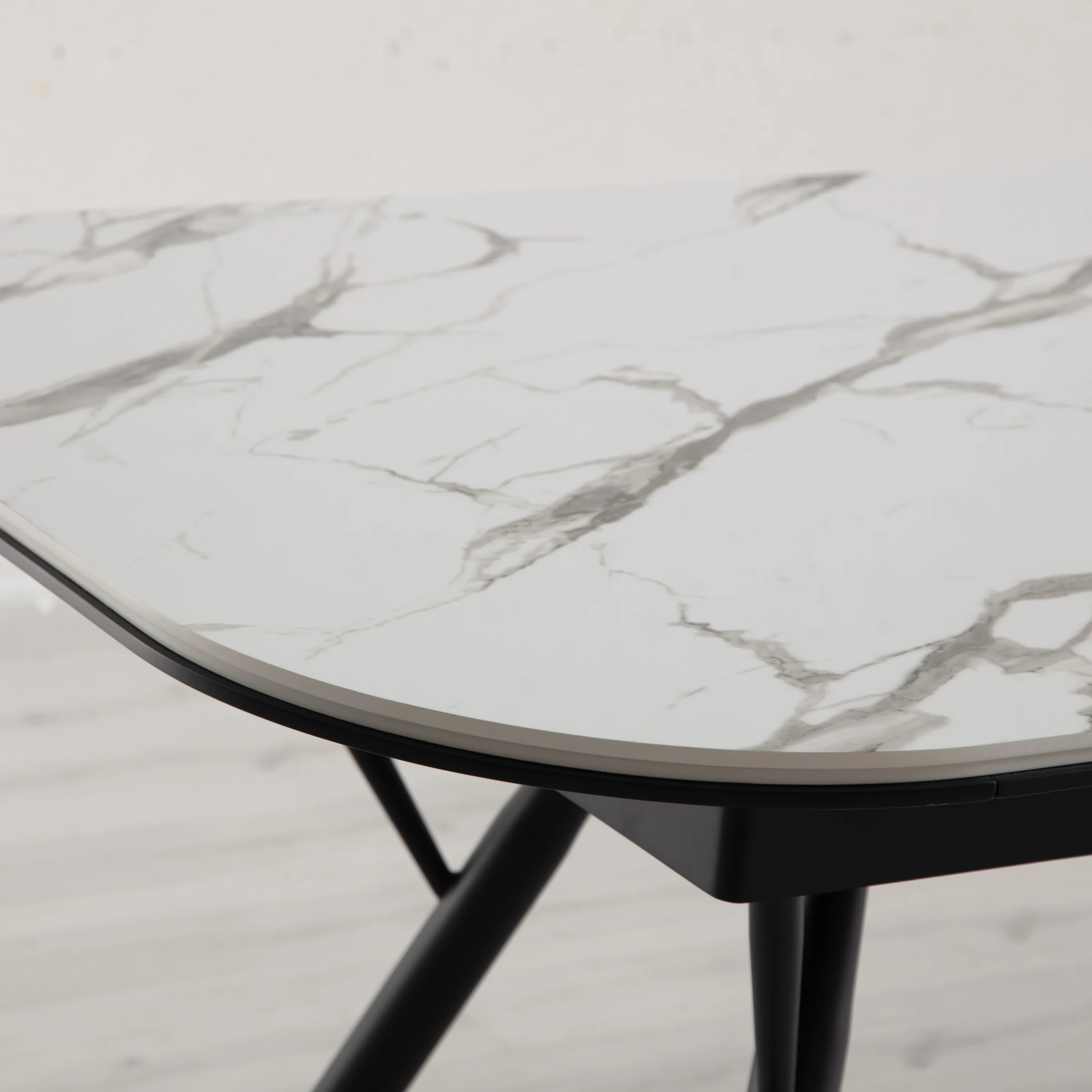 Radius Extendable Трапезна Маса